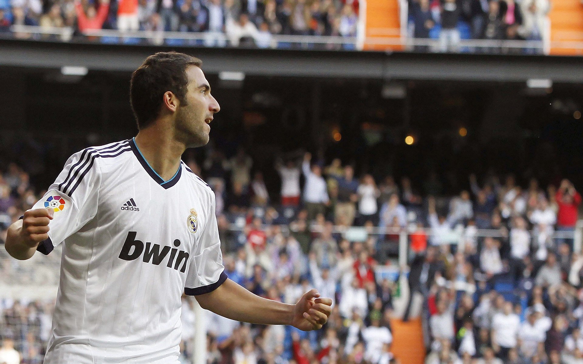 法国足球联赛热火朝天,冠军悬念引人关注,法国足球业余联赛